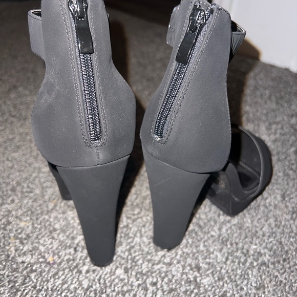 Platform pumps - Picture 2 of 2